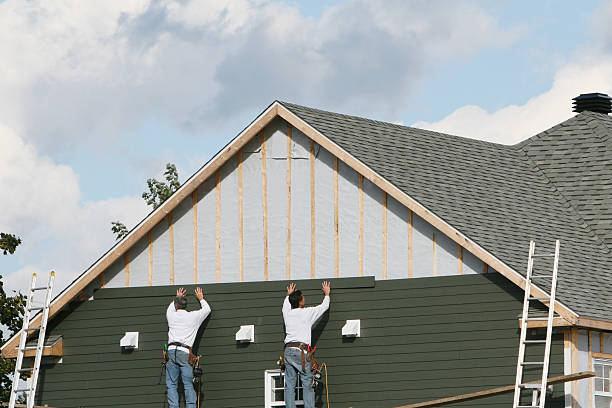 Professional Siding technician working in Mechanicstown, NY